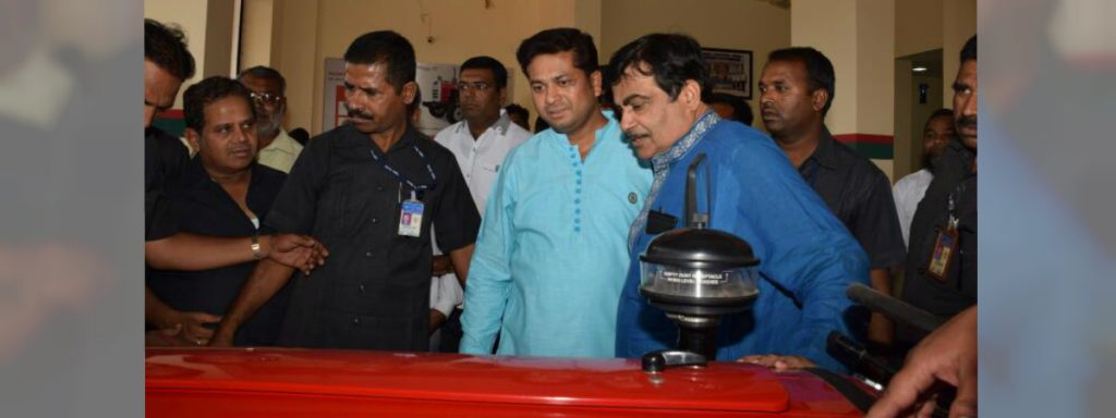 Indian Minister Nitin Gadkari visits TAFE dealership